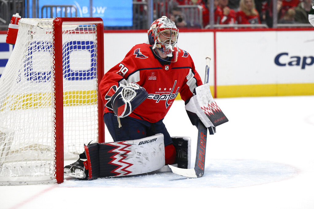 Washington Capitals' Charlie Lindgren plays during a preseason NHL